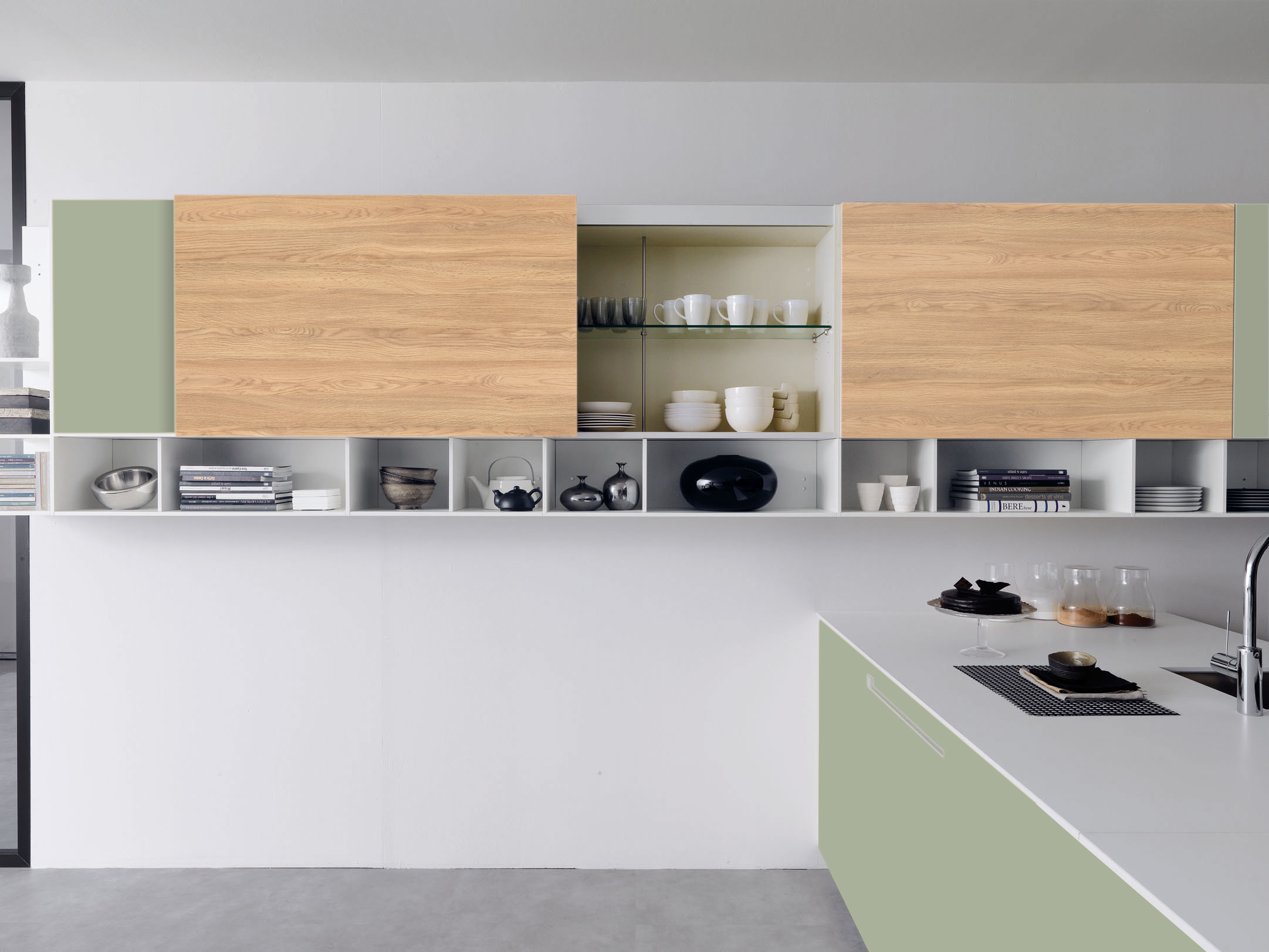 Minimal oturma odasında ahşap panel ve TV ünitesi uygulaması